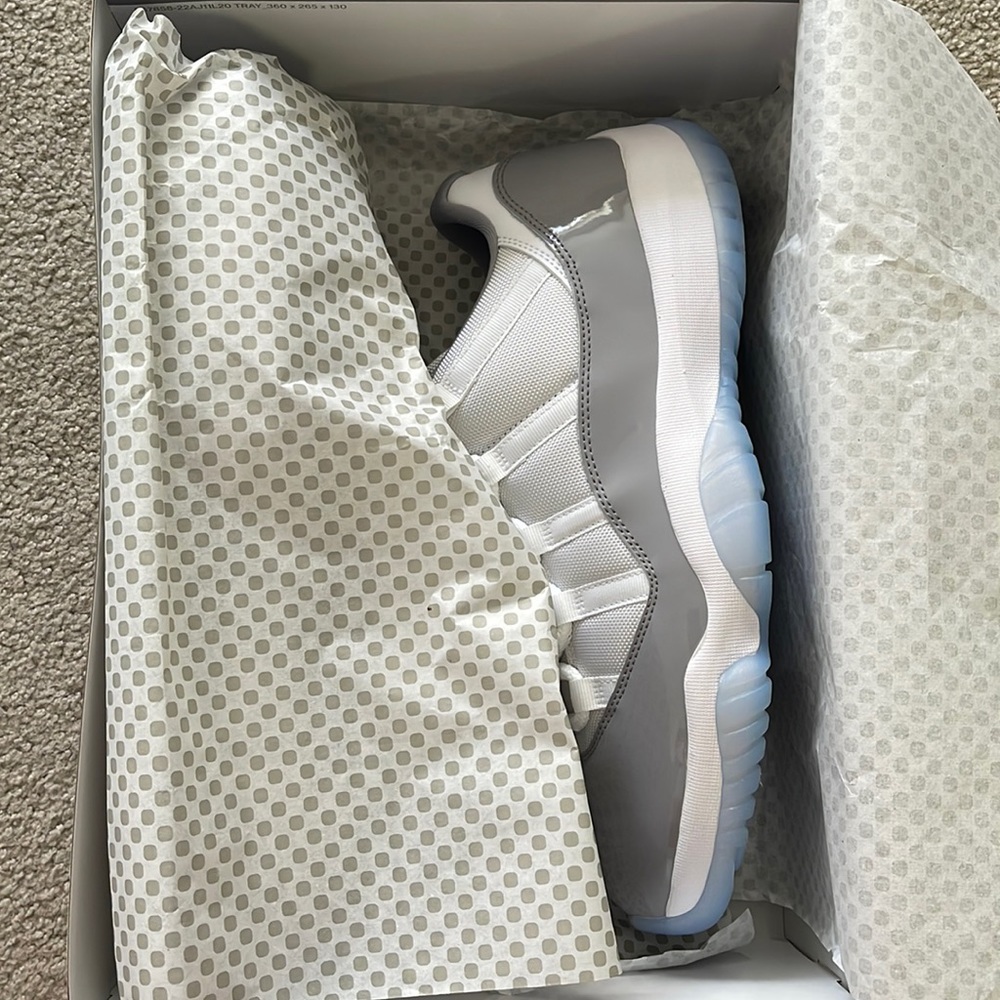 Jordan 11 Low Cement Gray